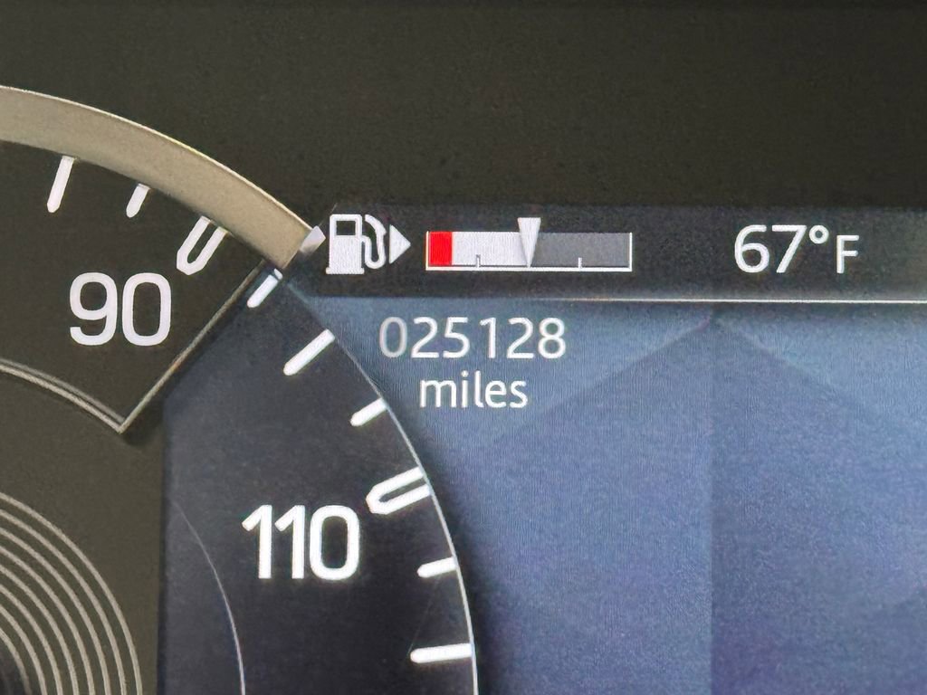 Used 2023 Land Rover Defender 110 X-Dynamic SE AWD/4WD image 17