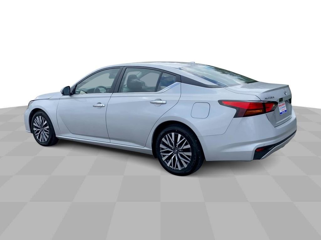 Used 2023 Nissan Altima 2.5 SV image 6