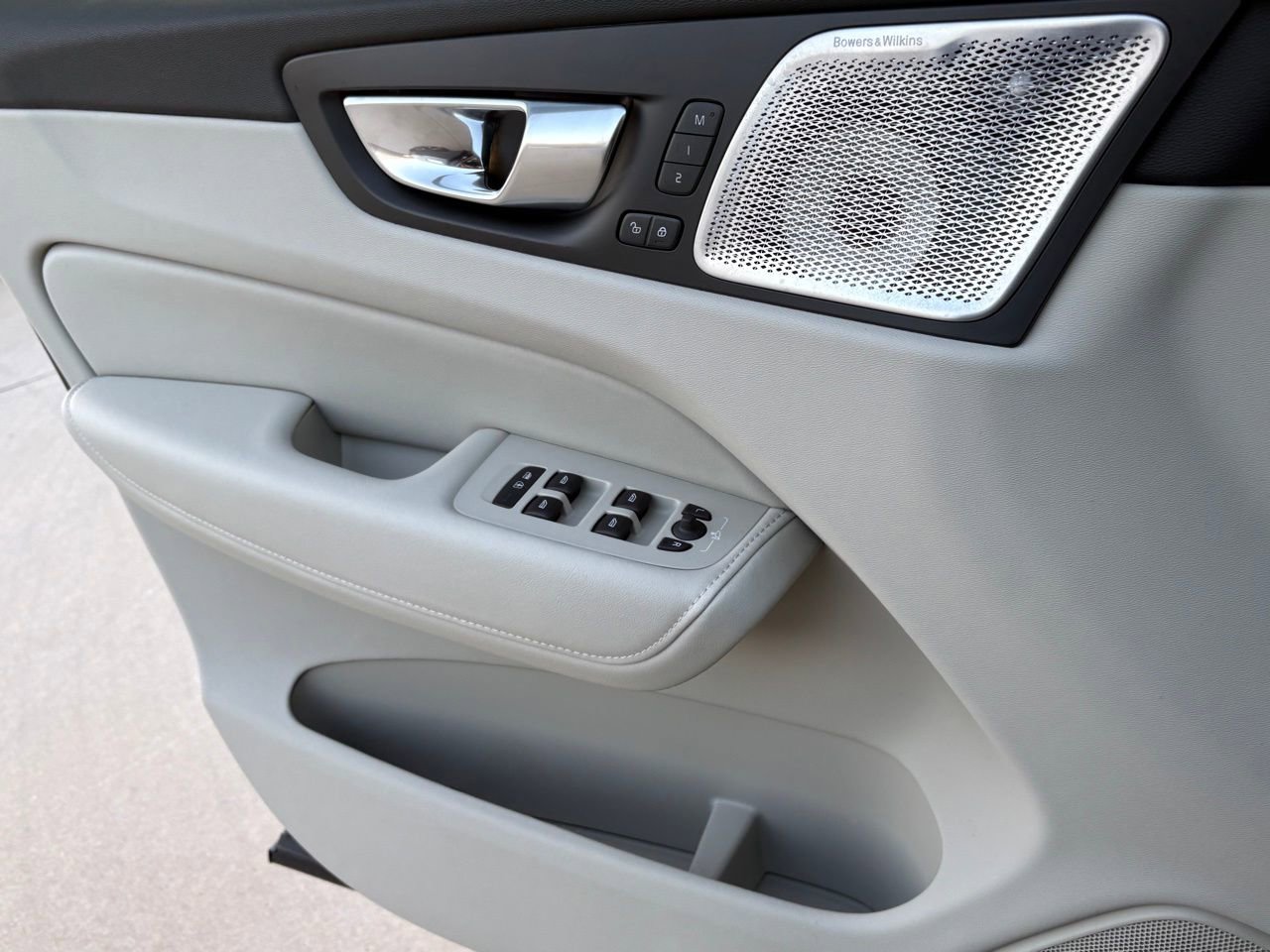 New 2026 Volvo XC60 B5 Ultra w/ Protection Package Premier image 17