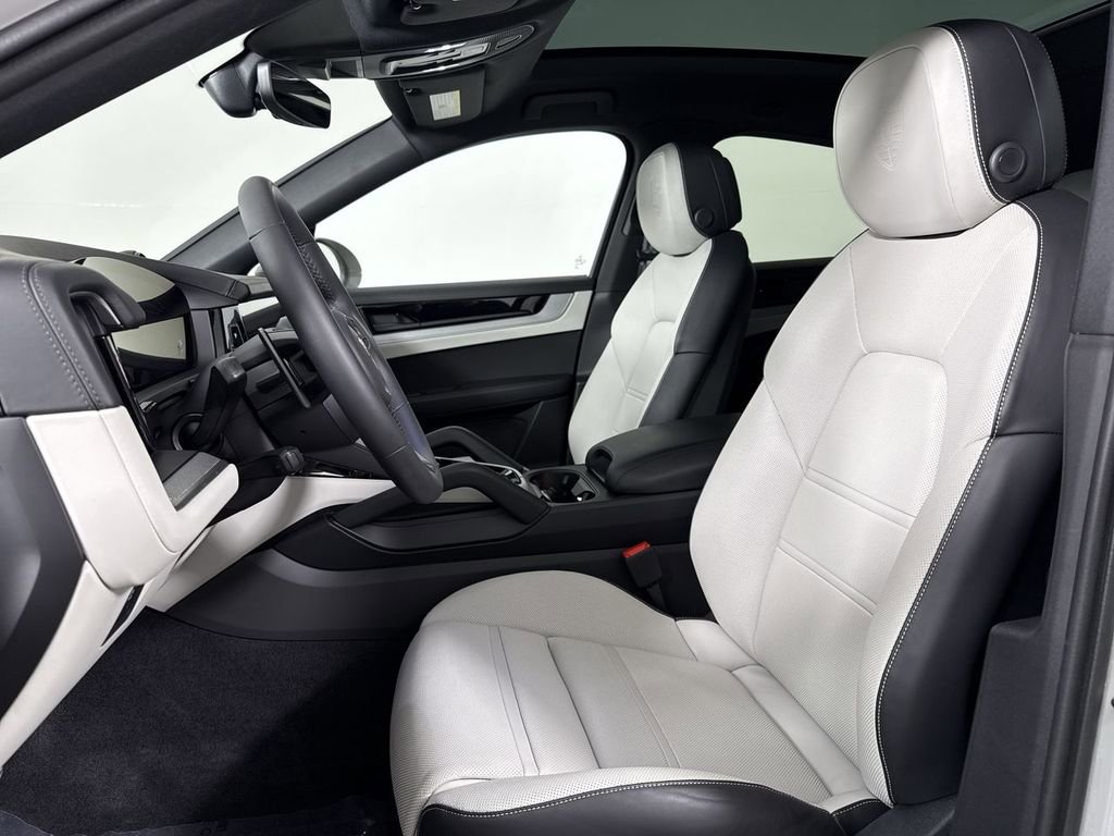 Used 2026 Porsche Cayenne S image 5