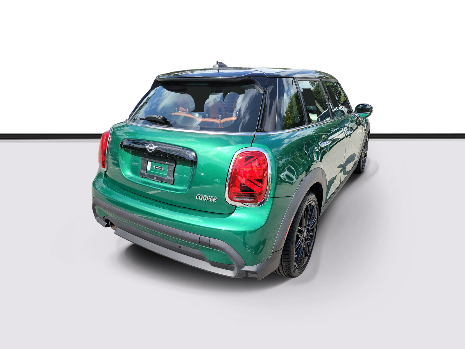 Certified 2024 MINI Cooper 4-Door Hardtop FWD image 4