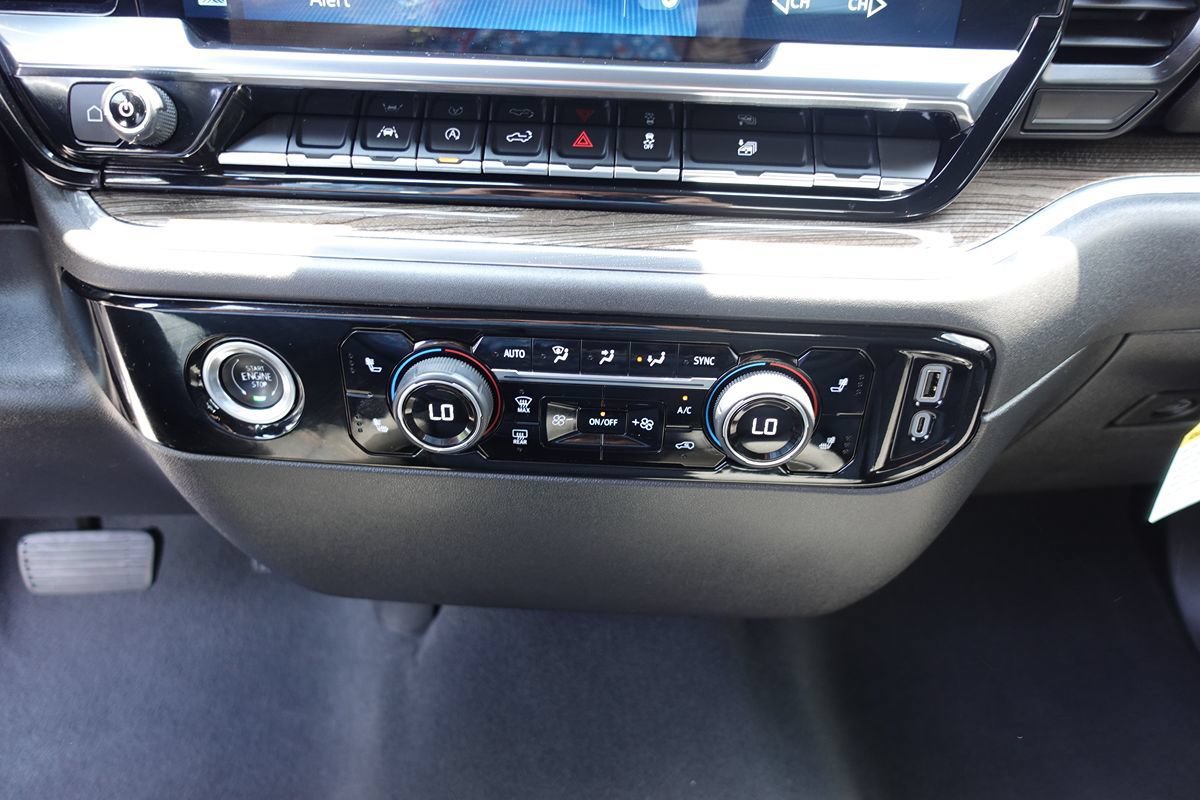 Used 2024 Chevrolet Silverado 1500 LT AWD/4WD image 43