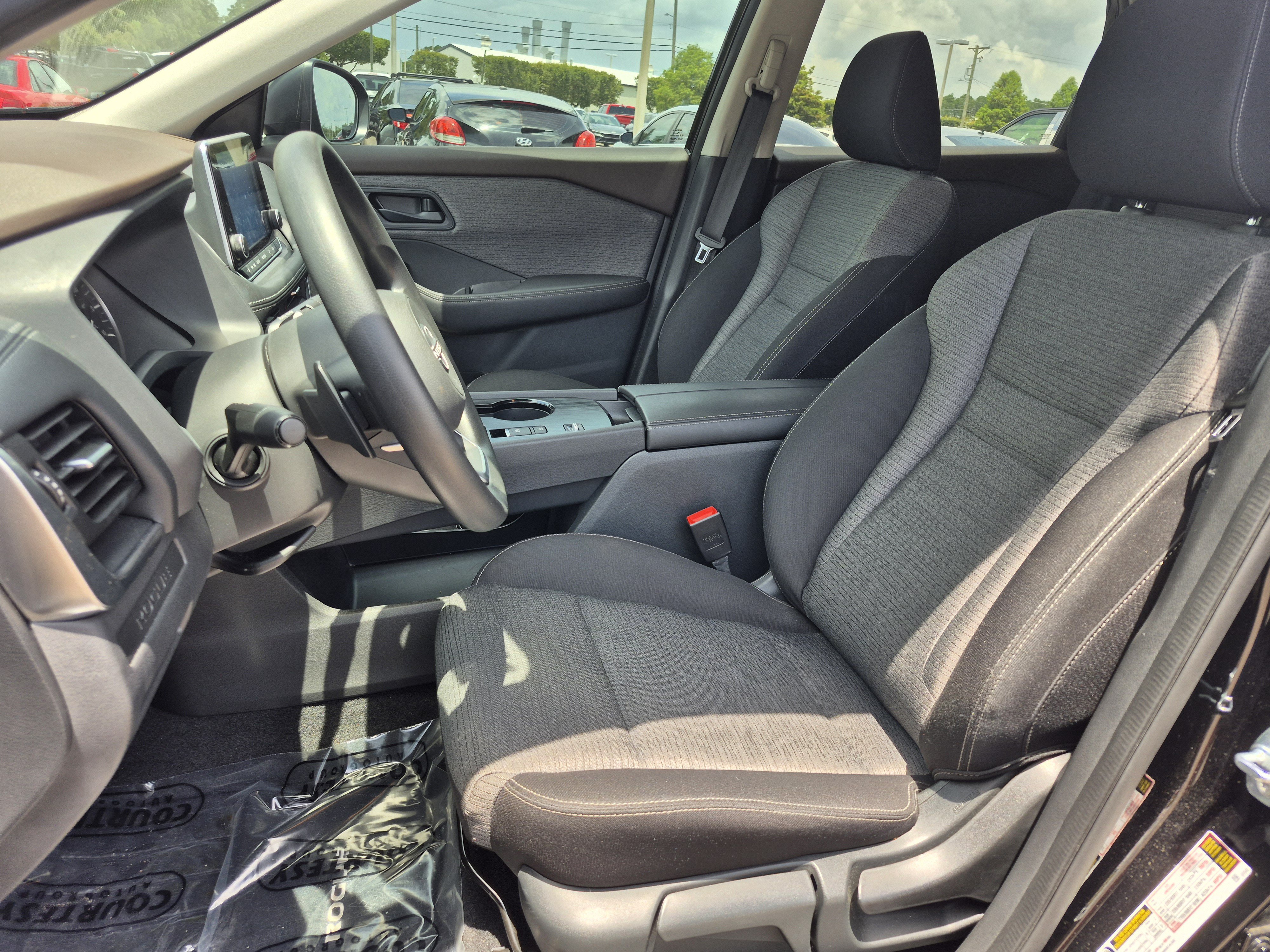 Used 2022 Nissan Rogue S FWD image 22