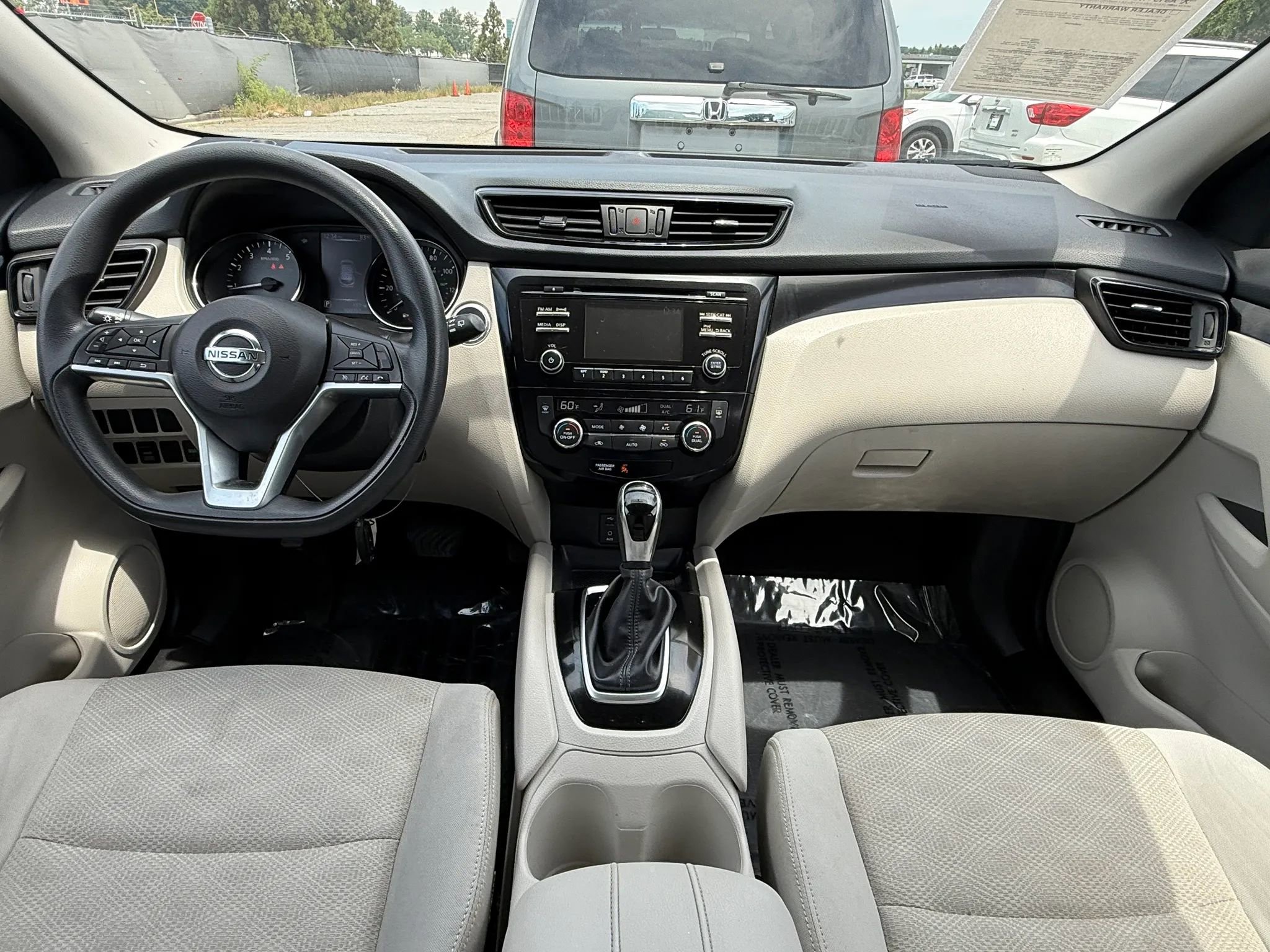 Used 2017 Nissan Rogue Sport SV AWD/4WD image 3