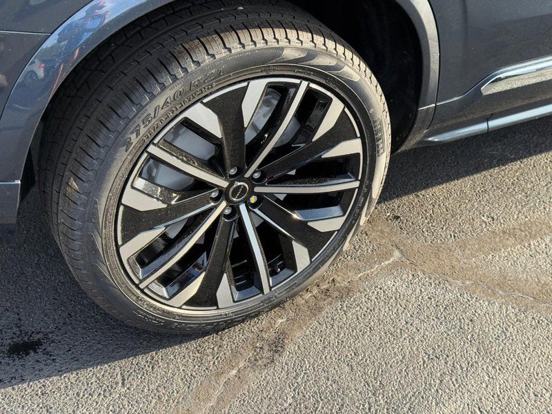 New 2026 Volvo XC90 B6 Plus w/ Protection Package Premier image 4