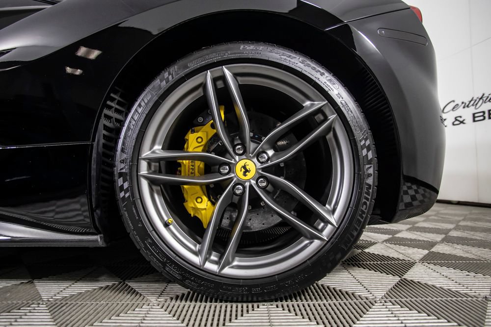 Used 2017 Ferrari 488 GTB RWD image 8