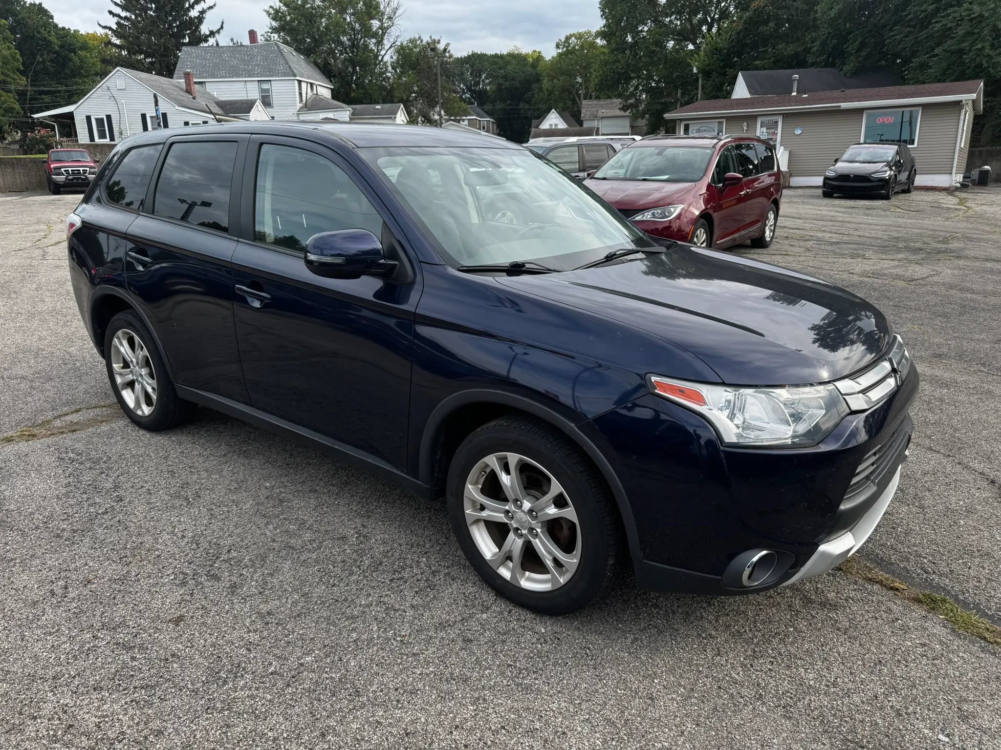 Used 2015 Mitsubishi Outlander SE AWD/4WD image 3