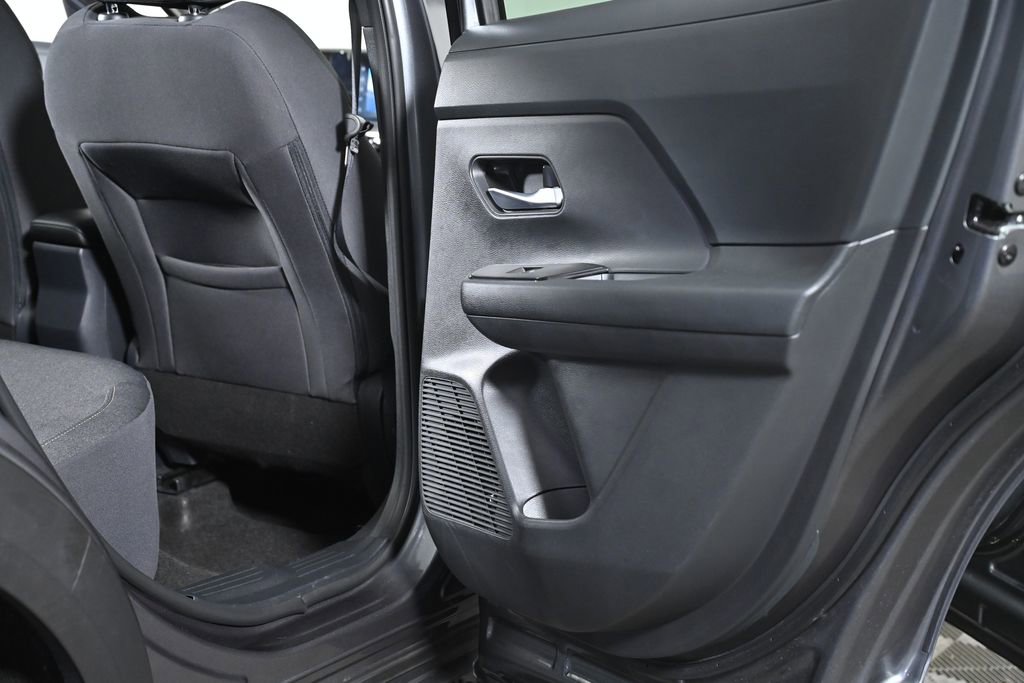 Used 2025 Nissan Kicks SV w/ SV Premium Package image 30