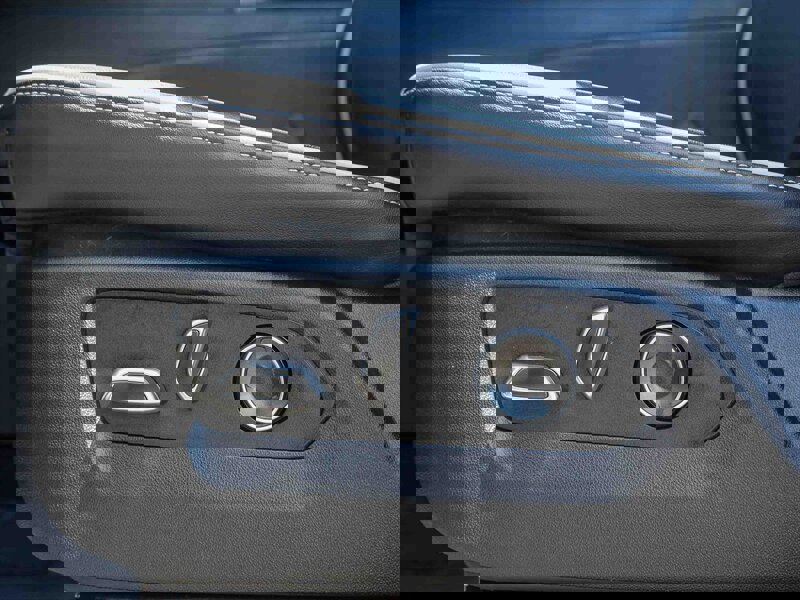 Used 2024 Cadillac Escalade ESV Premium Luxury image 26