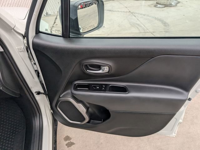 Used 2022 Jeep Renegade Latitude w/ Convenience Group image 34