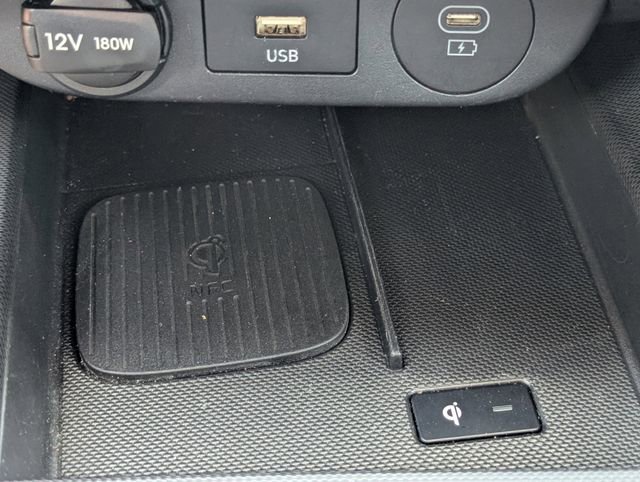 Used 2025 Hyundai Elantra Limited image 21