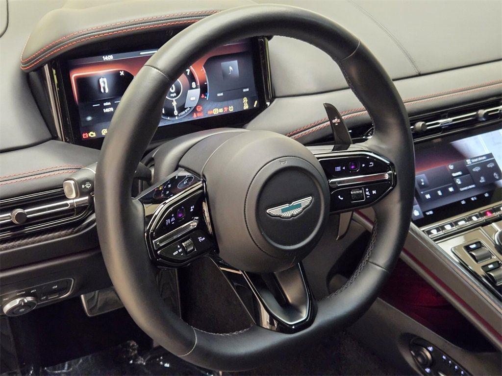 Used 2024 Aston Martin DB12 Coupe image 28