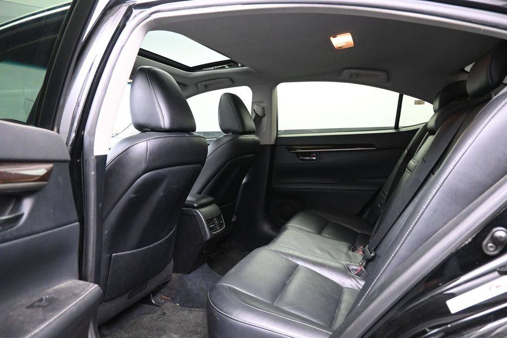 Used 2013 Lexus ES 350 w/ Luxury Pkg FWD image 24