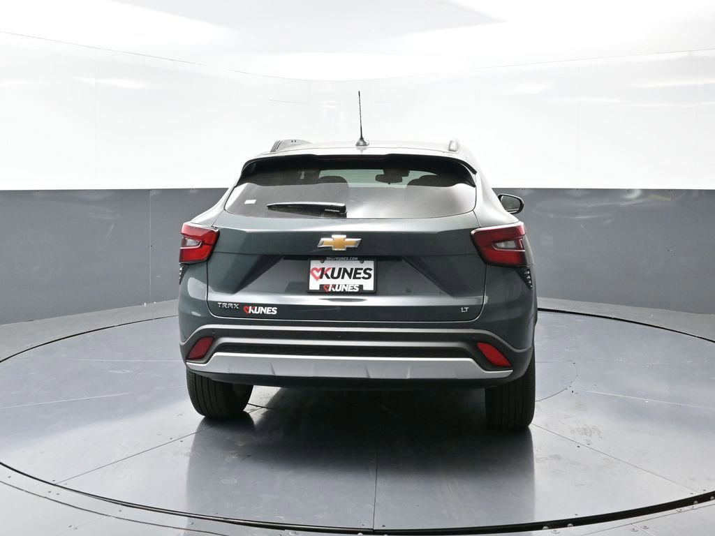 New 2025 Chevrolet Trax LT w/ Driver Confidence Package image 11