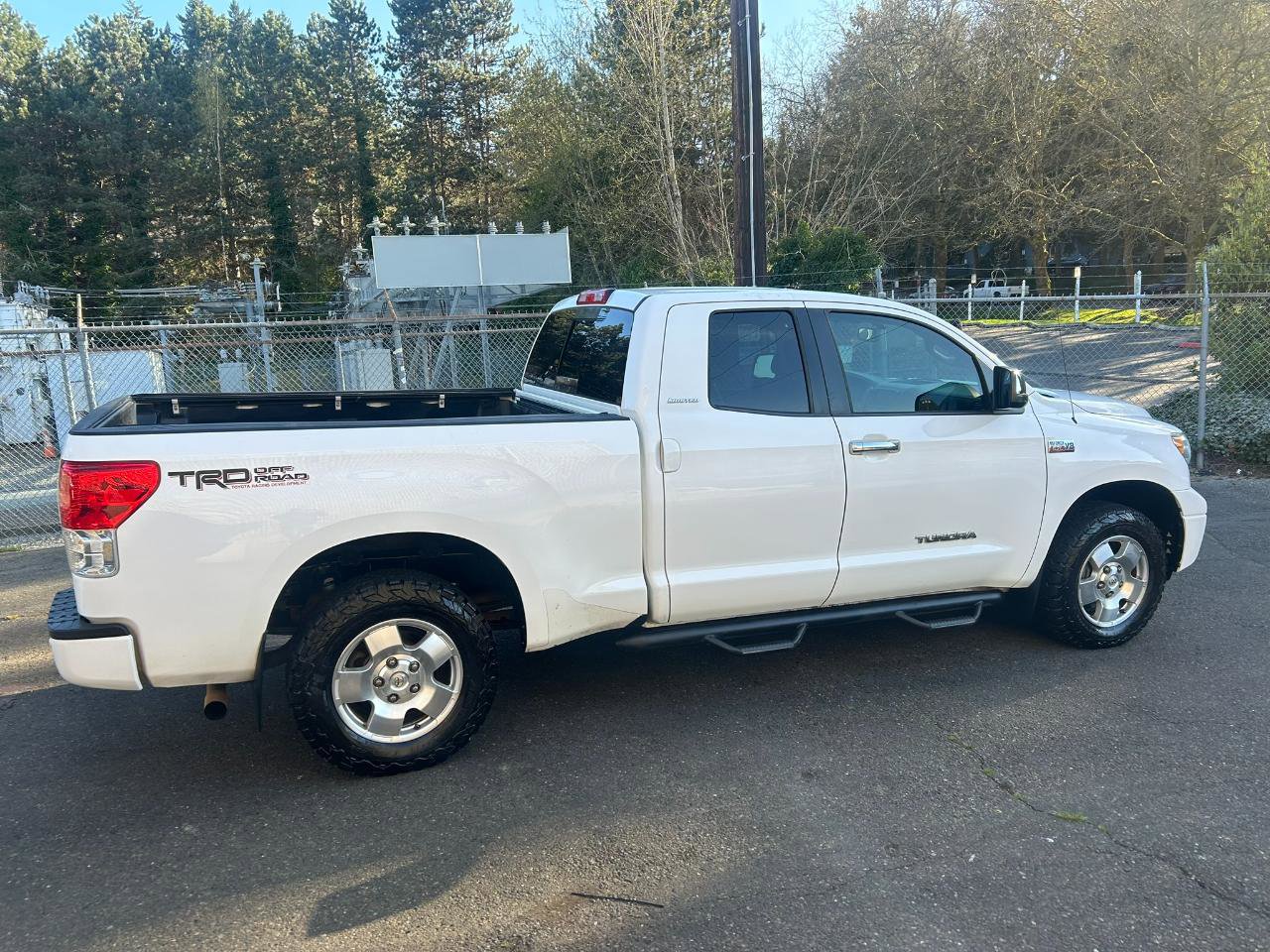 Used 2013 Toyota Tundra Limited w/ Memory Pkg AWD/4WD image 4