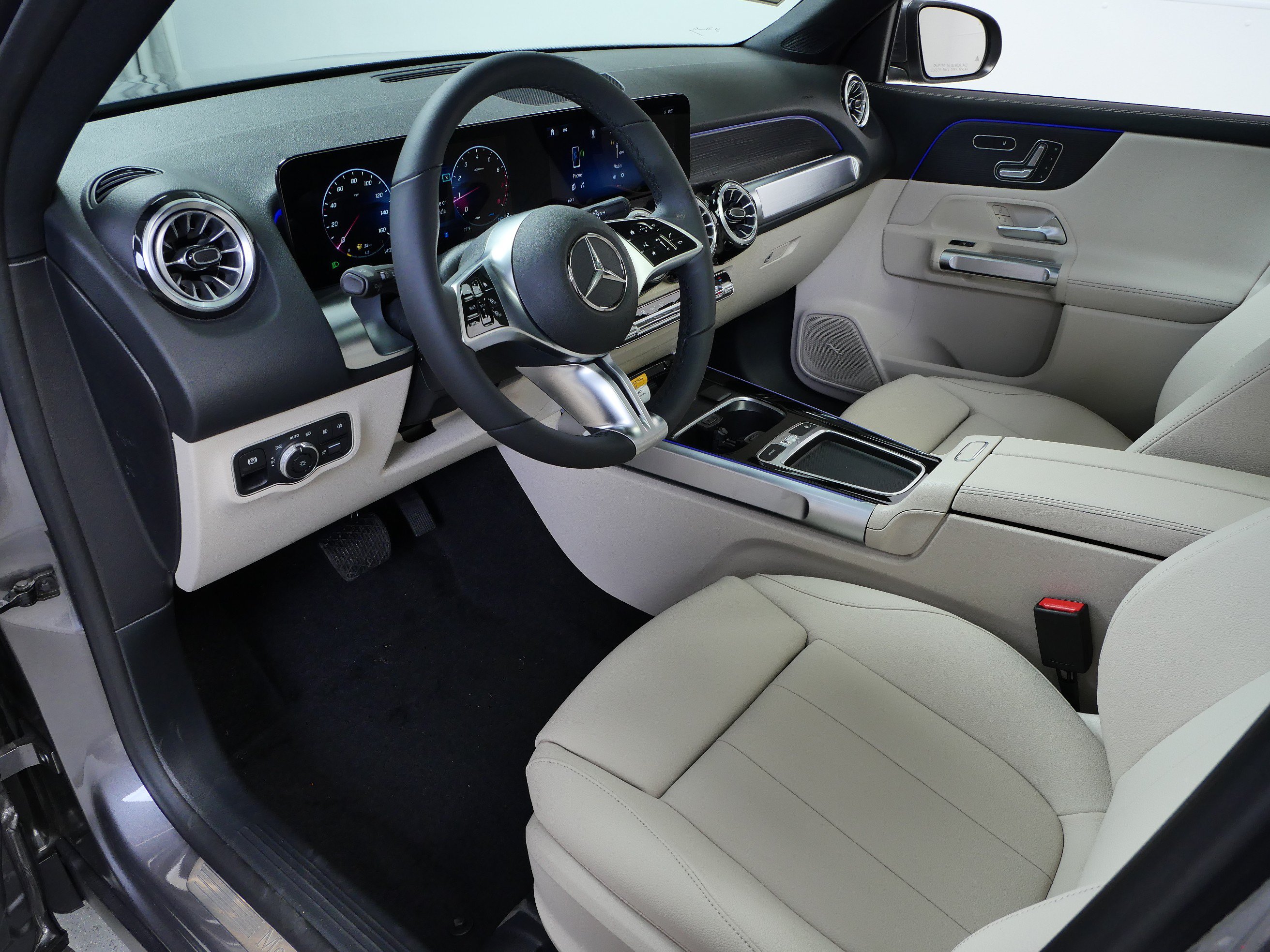 New 2026 Mercedes-Benz GLB 250 4MATIC image 7