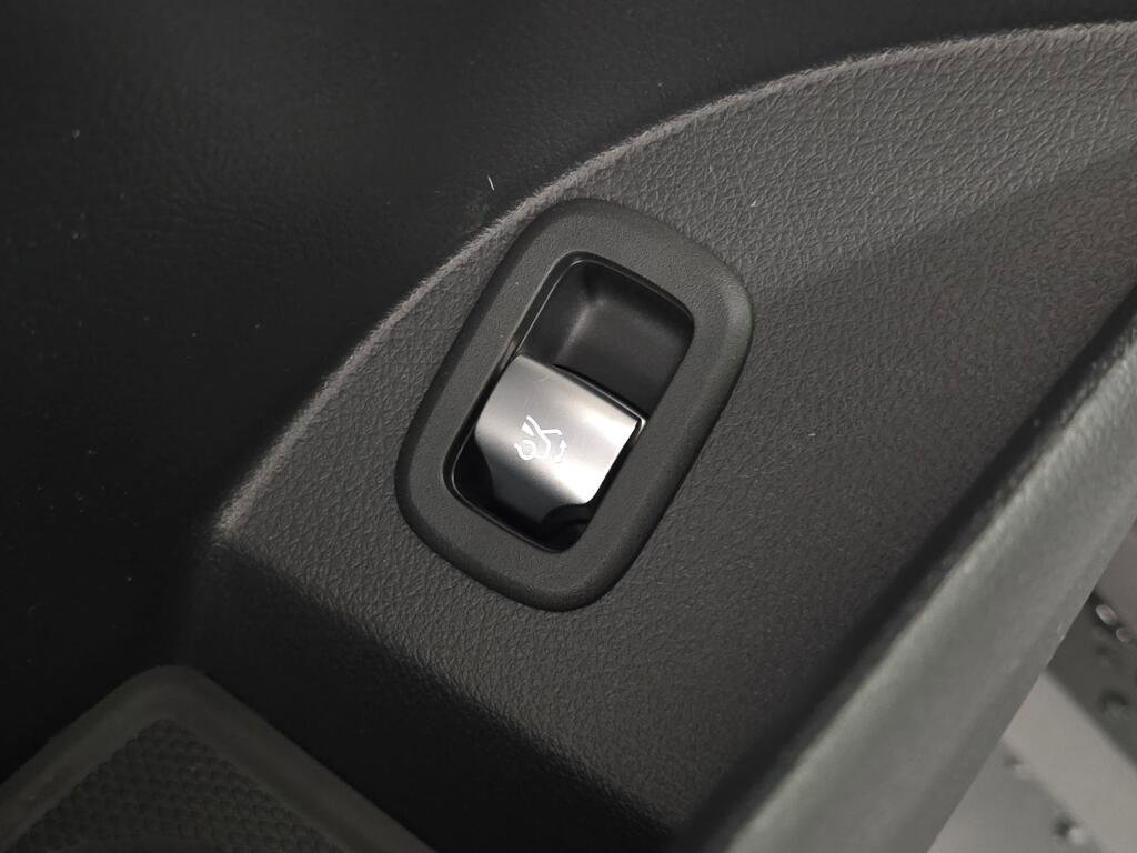 New 2026 Mercedes-Benz GLC 300 4MATIC image 36