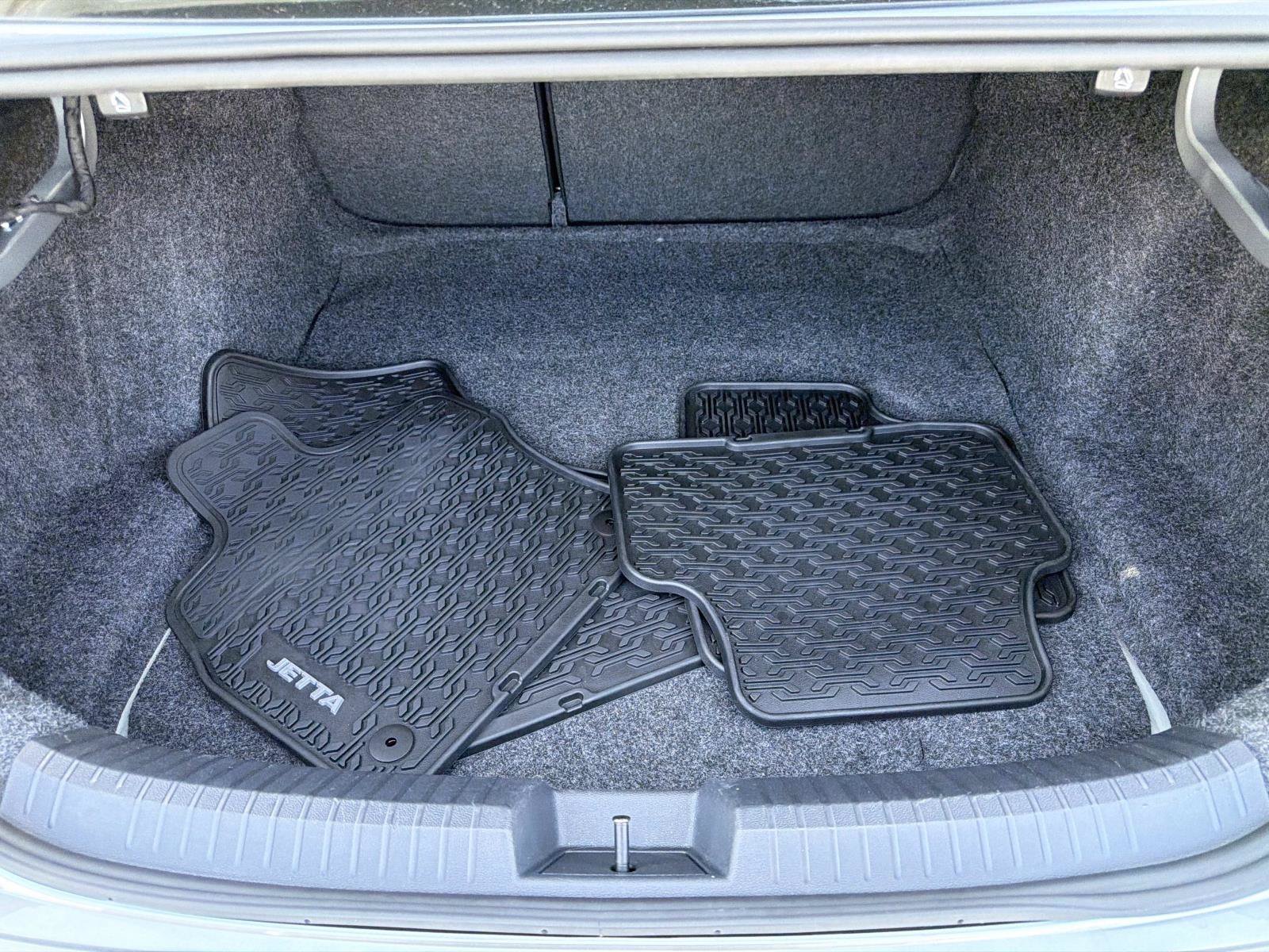 Certified 2024 Volkswagen Jetta S FWD image 5