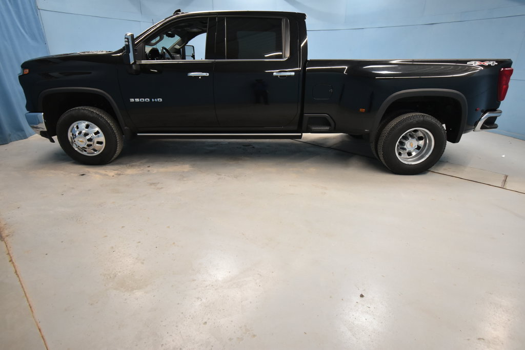 Used 2024 Chevrolet Silverado 3500 LTZ w/ LTZ Plus Package AWD/4WD image 31
