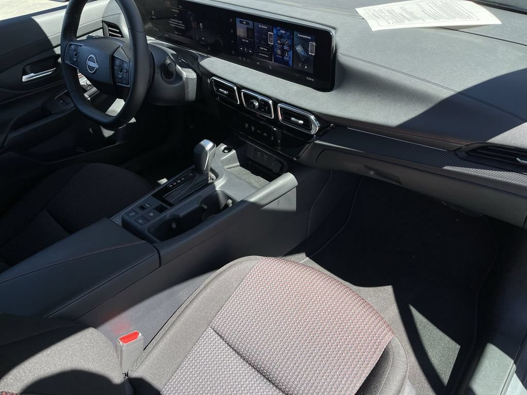 Used 2026 Nissan Sentra SR w/ Floor Mat Package FWD image 27
