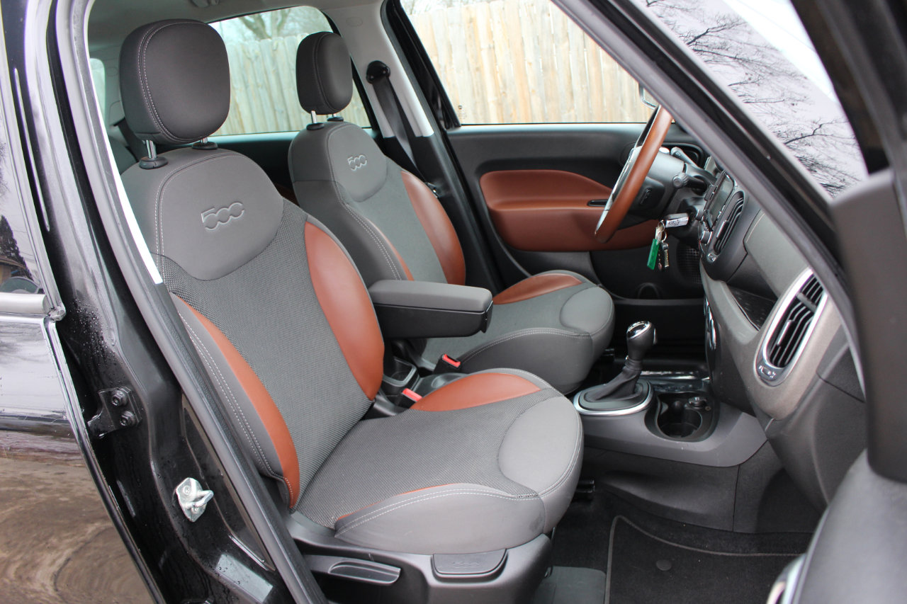 Used 2014 FIAT 500L Trekking w/ Popular Equipment Group image 39