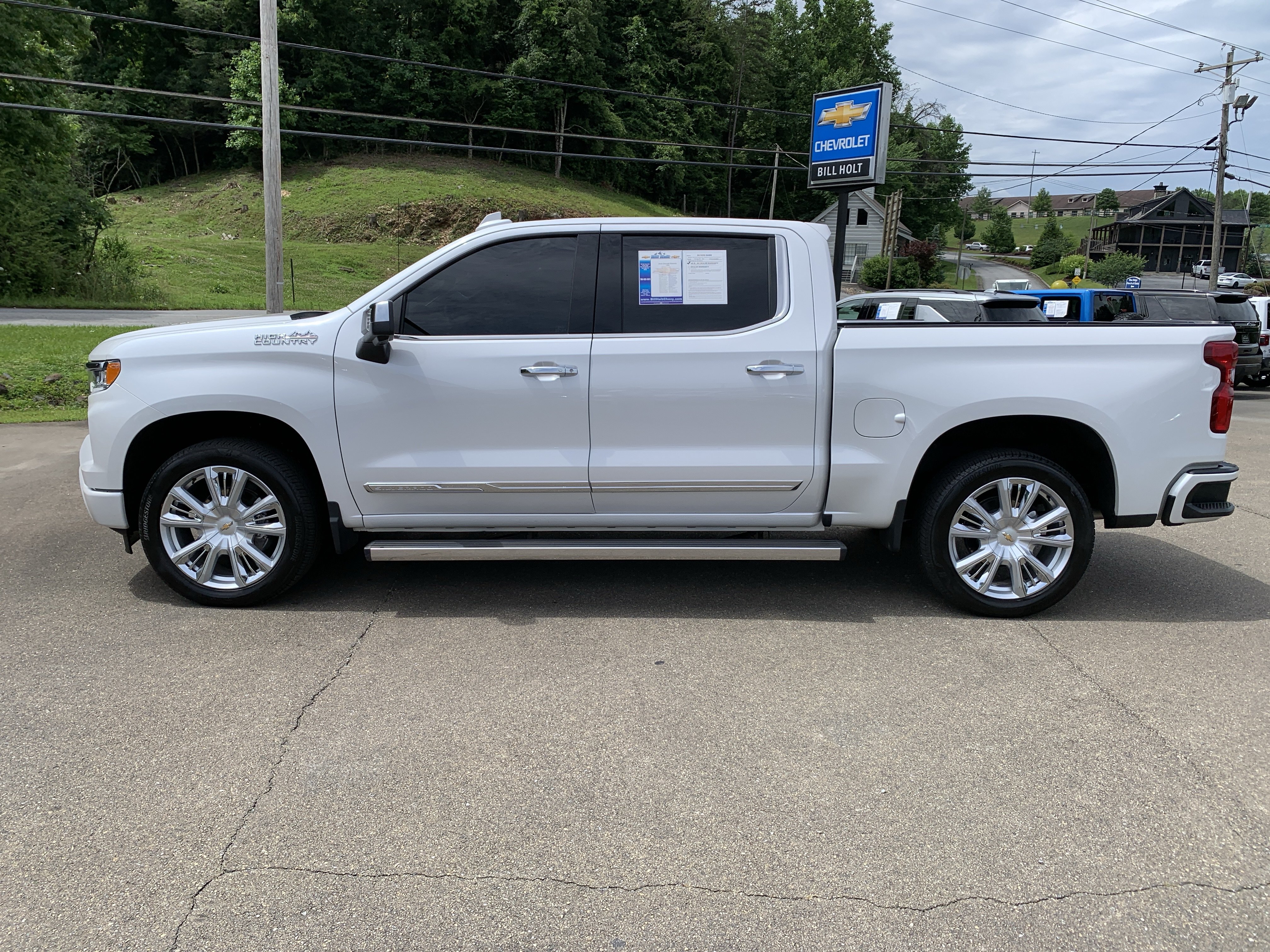 Used 2025 Chevrolet Silverado 1500 High Country AWD/4WD image 13