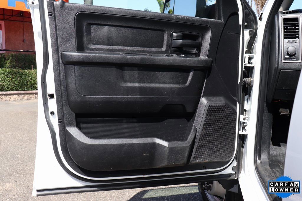 Used 2016 RAM 5500 Tradesman w/ Chrome Appearance Group RWD image 16