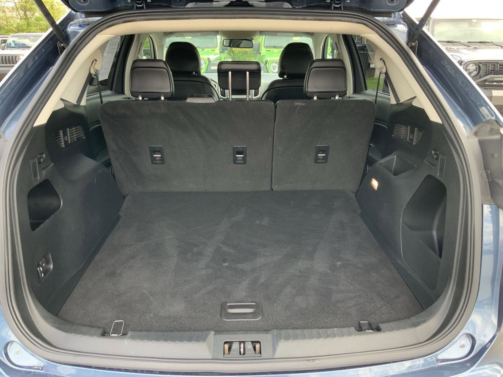 Used 2019 Ford Edge SEL w/ Equipment Group 201A AWD/4WD image 10