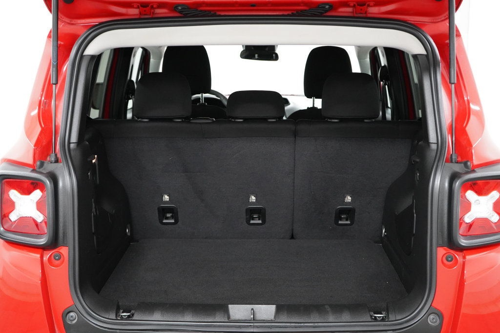 Certified 2023 Jeep Renegade Latitude AWD/4WD image 32