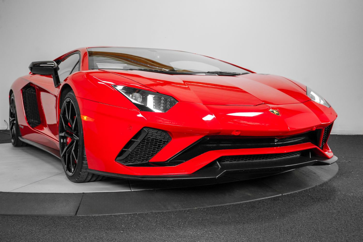 Used 2018 Lamborghini Aventador S image 15