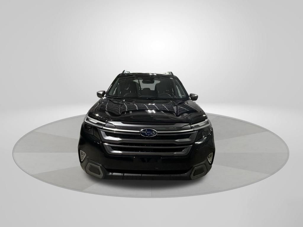 Used 2025 Subaru Forester Limited AWD/4WD image 2