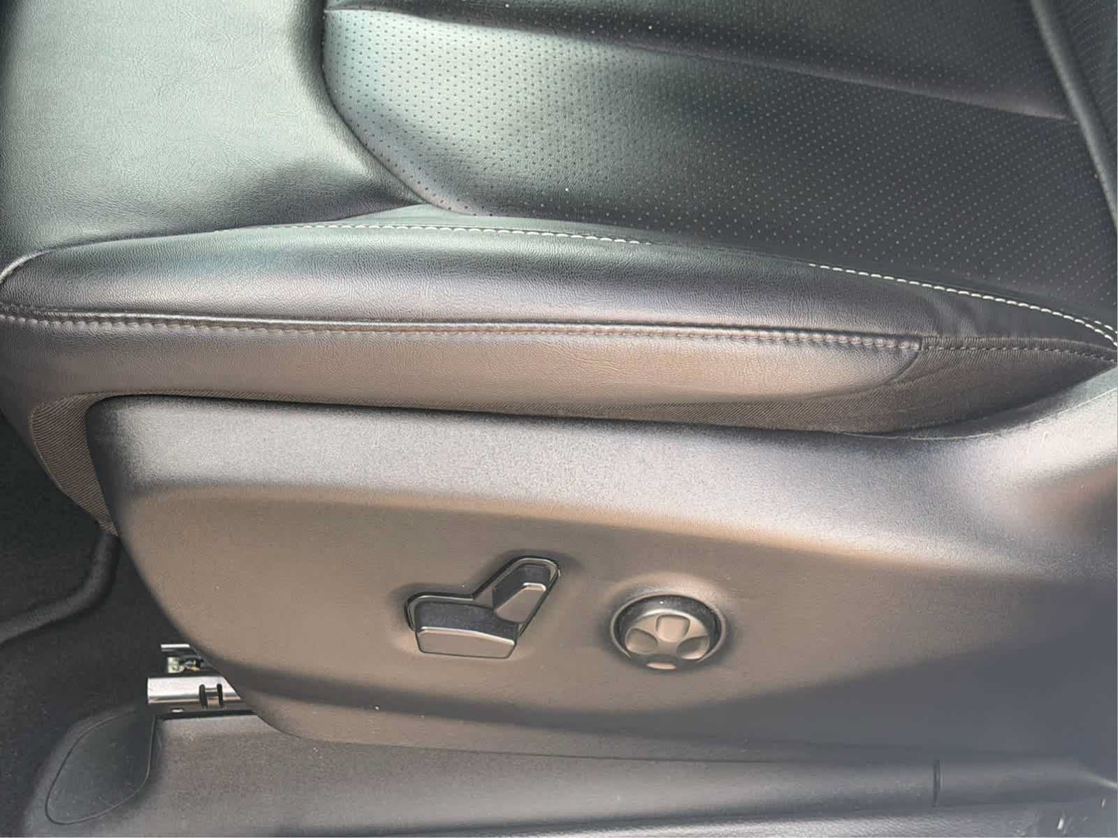 Used 2025 Chrysler Pacifica Select FWD image 14