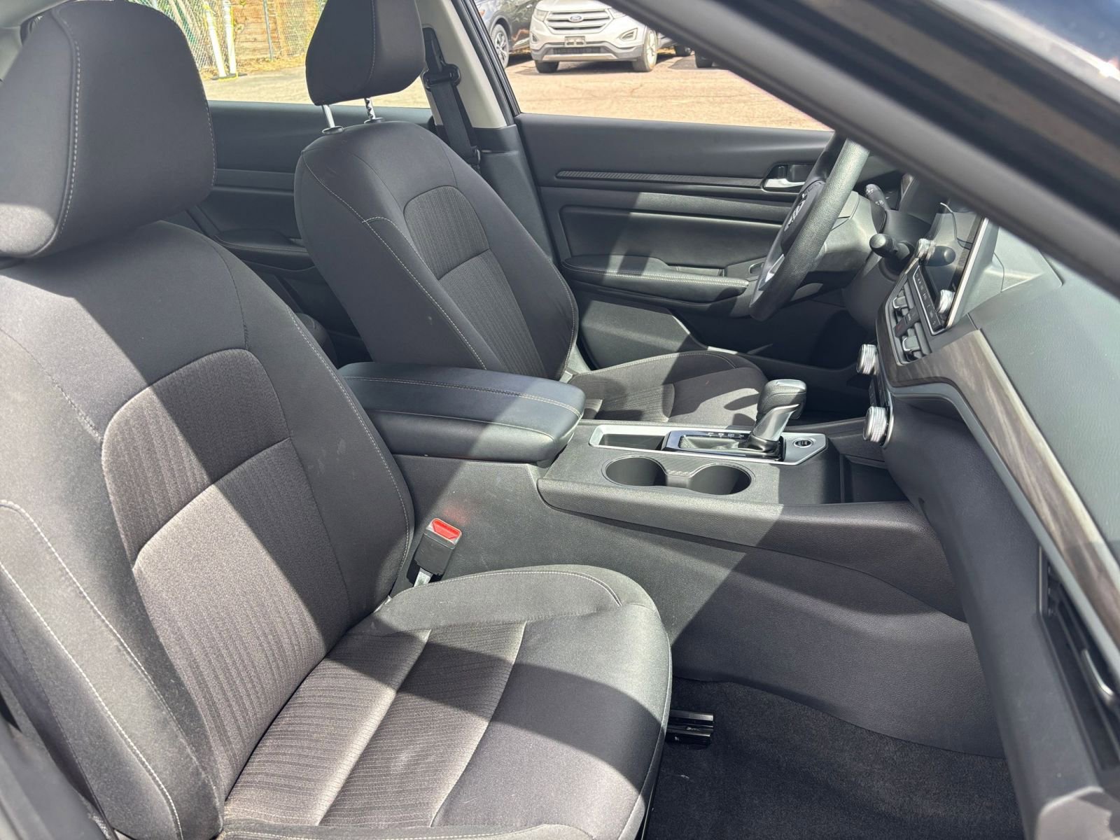 Used 2025 Nissan Altima 2.5 SV image 34