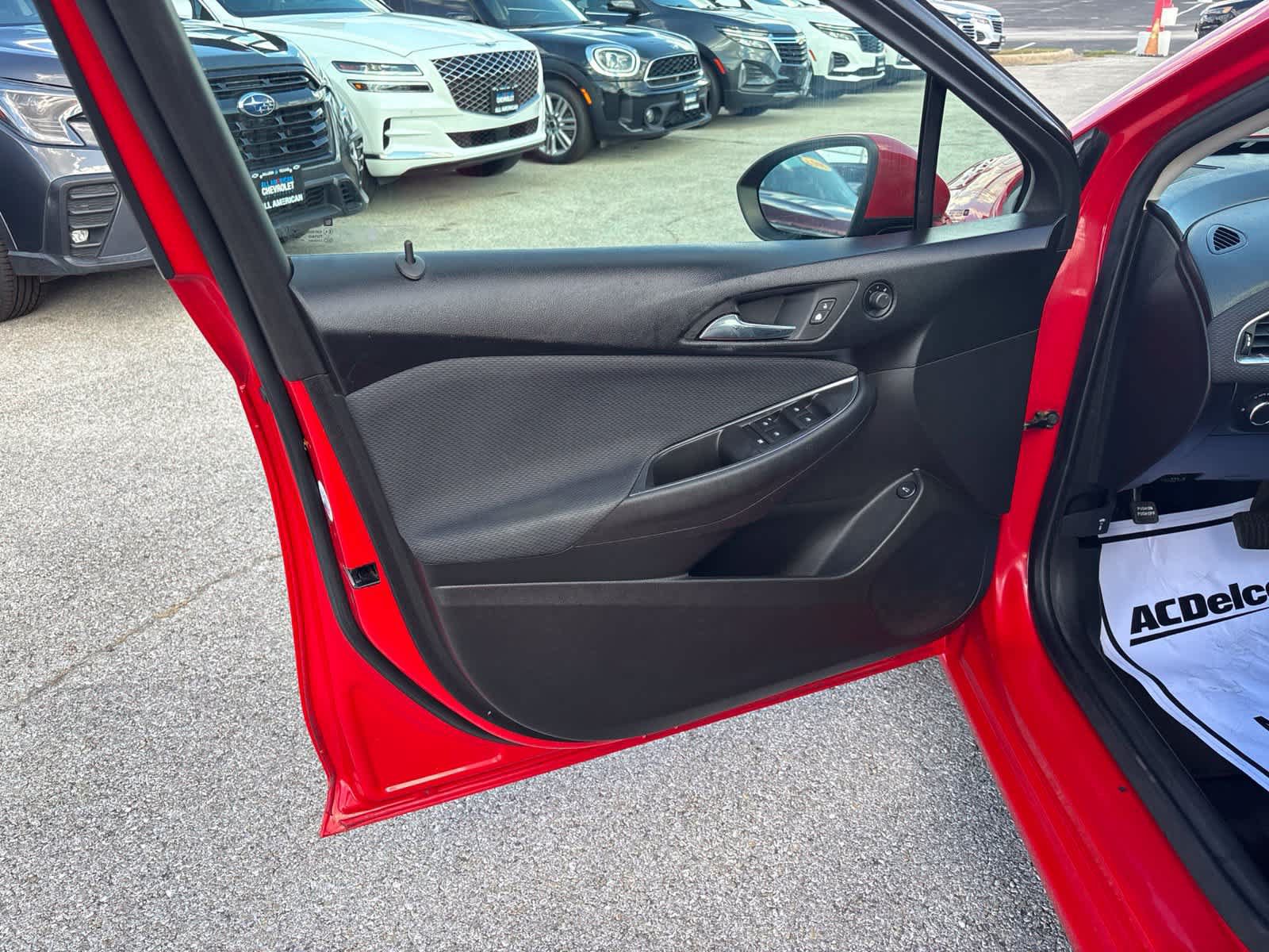 Used 2018 Chevrolet Cruze LS FWD image 10