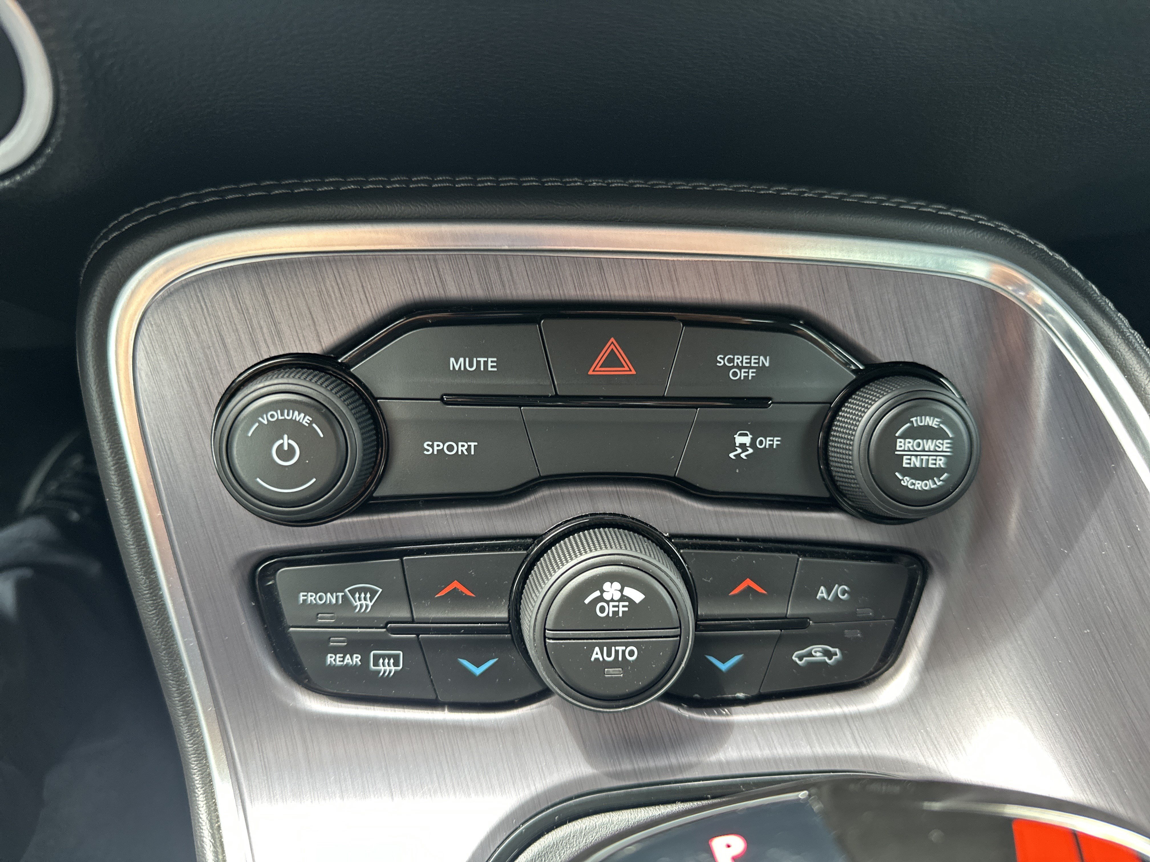 Used 2017 Dodge Challenger SXT RWD image 6