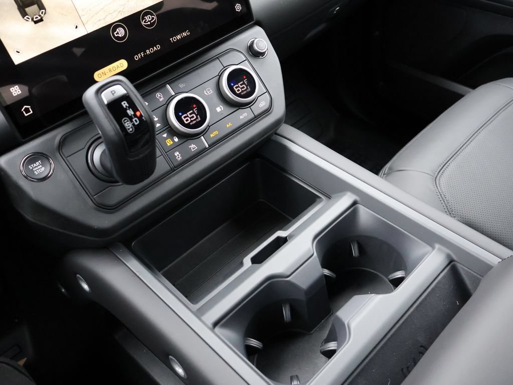 New 2026 Land Rover Defender 110 X-Dynamic SE AWD/4WD image 25
