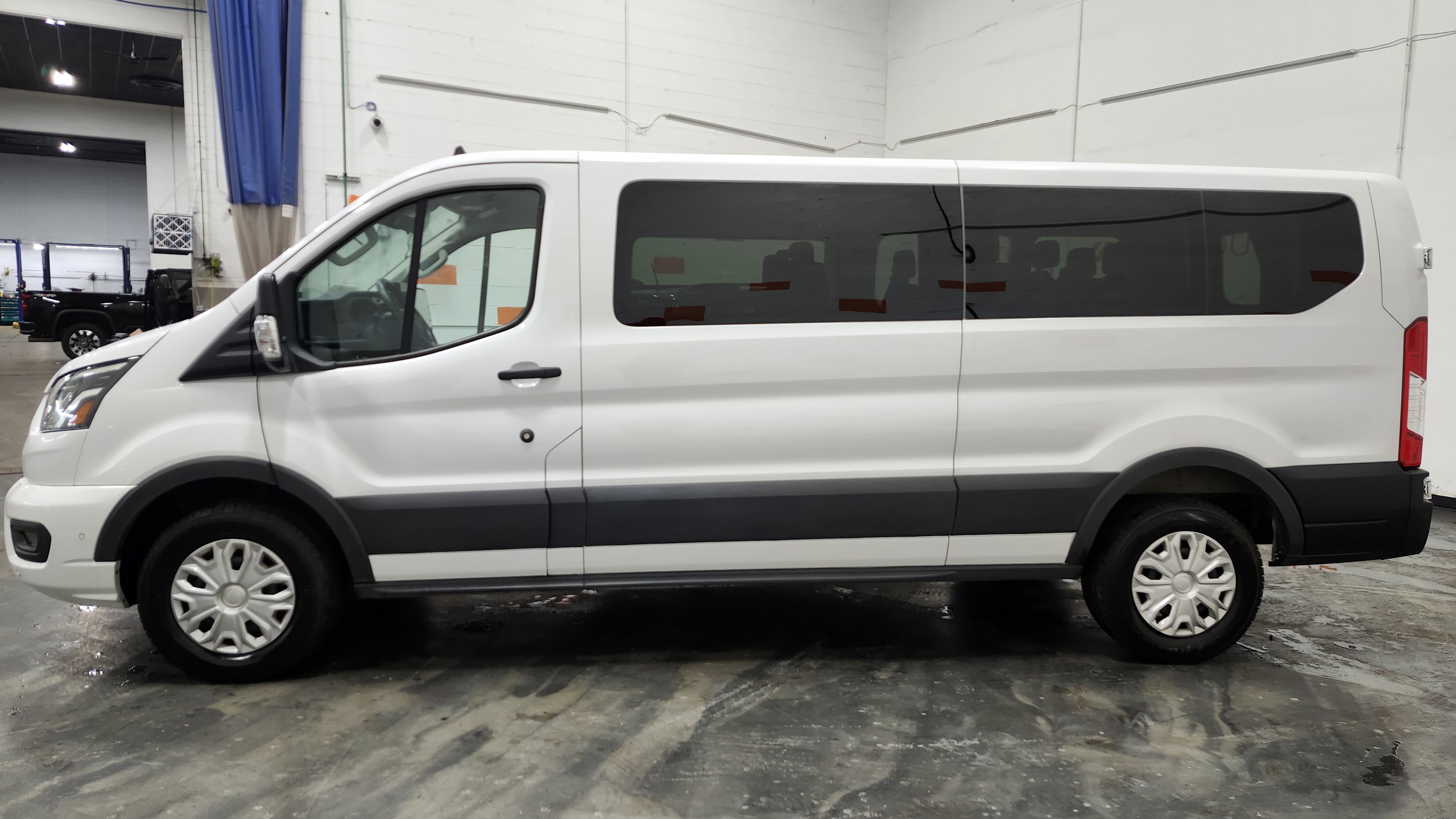 Used 2023 Ford Transit 350 XLT image 14