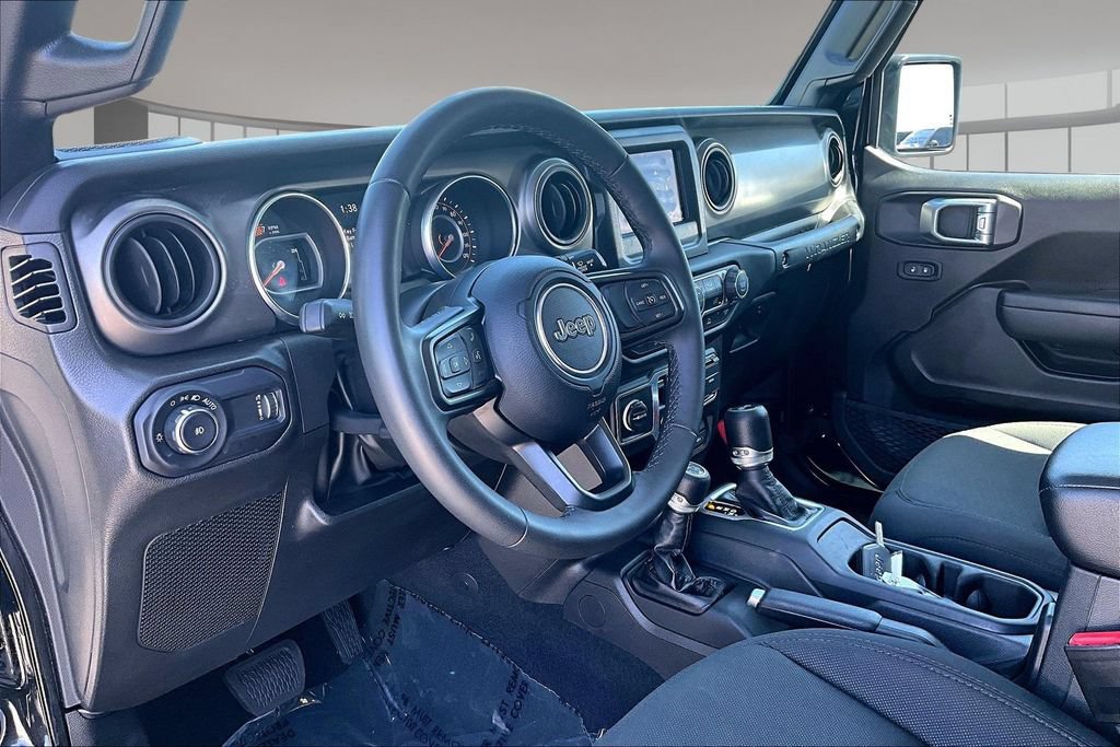 Used 2023 Jeep Wrangler Sport AWD/4WD image 15