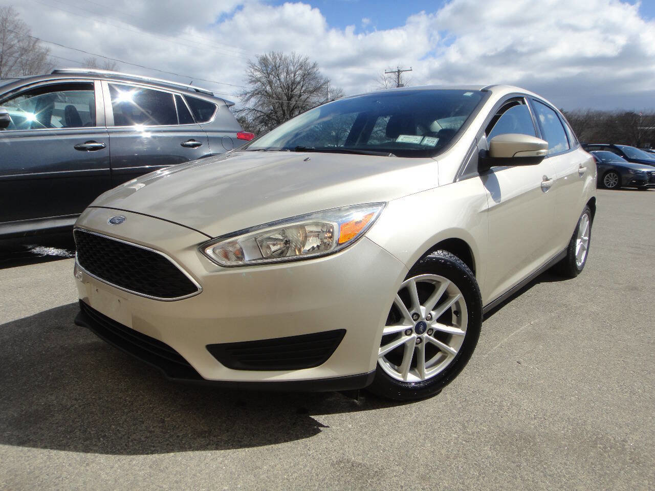 Used 2017 Ford Focus SE FWD image 1