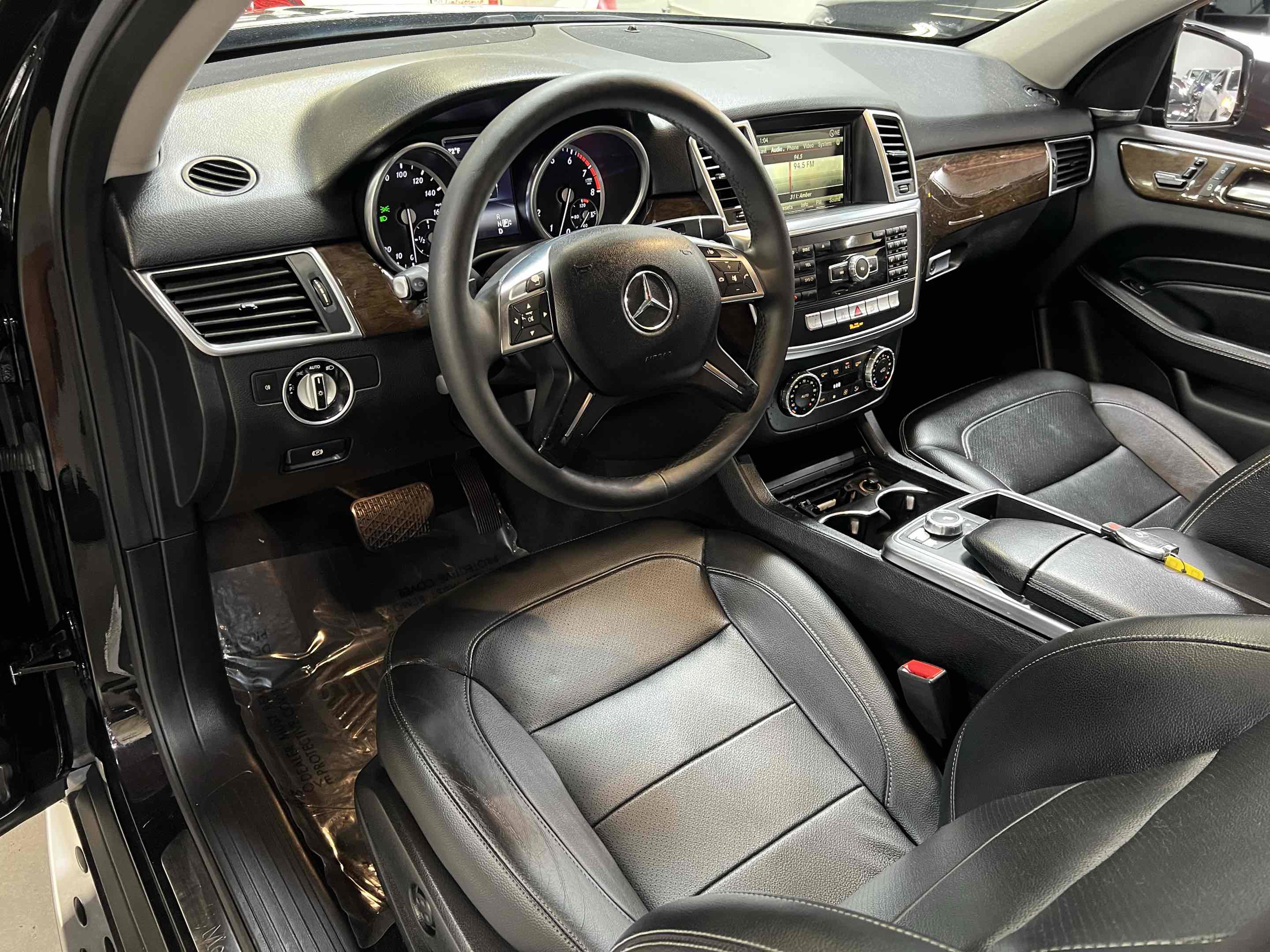 Used 2015 Mercedes-Benz ML 350 4MATIC w/ Premium 1 Package image 3