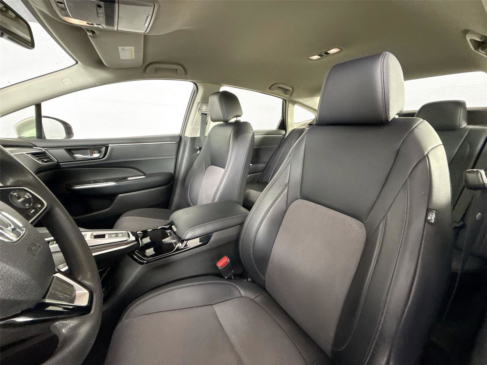 Used 2018 Honda Clarity Plug-In Hybrid image 3