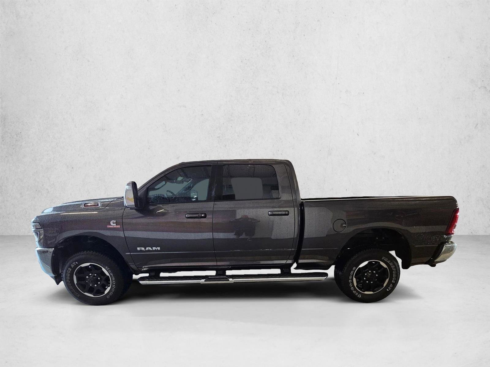 Used 2025 RAM 2500 Laramie AWD/4WD image 8