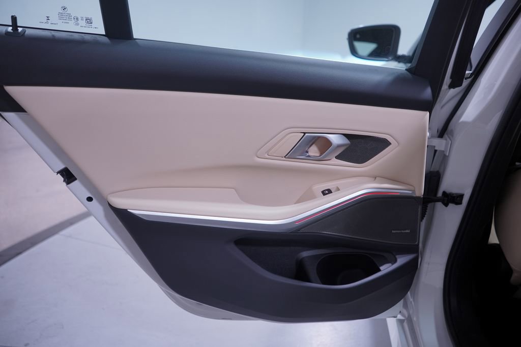 Used 2025 BMW 330i xDrive Sedan image 15