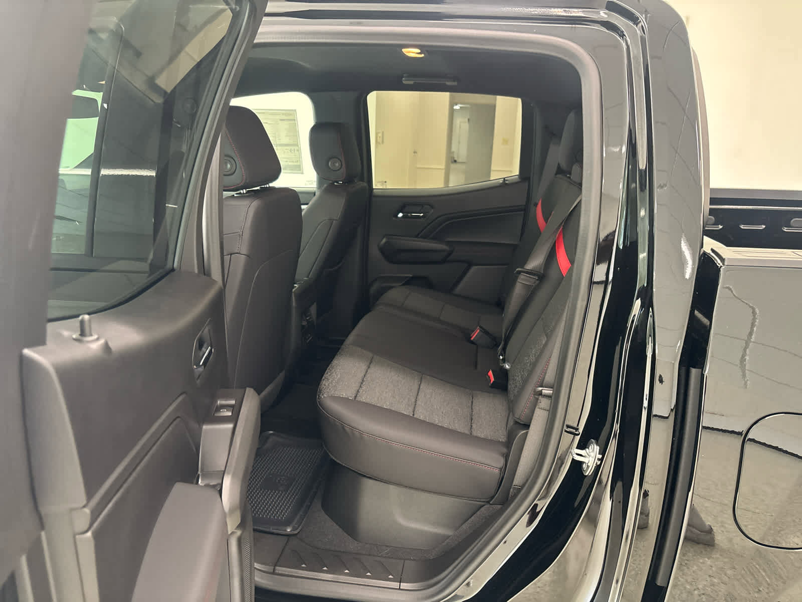New 2026 Chevrolet Colorado Z71 w/ Technology Package image 13