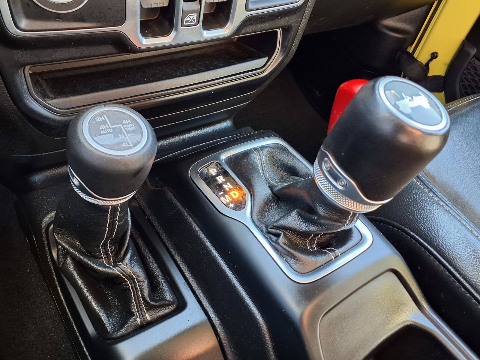 Used 2022 Jeep Wrangler Unlimited Sahara AWD/4WD image 26