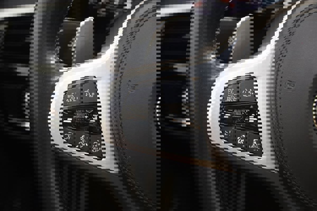 Used 2023 BMW M550i xDrive w/ Executive Package image 45