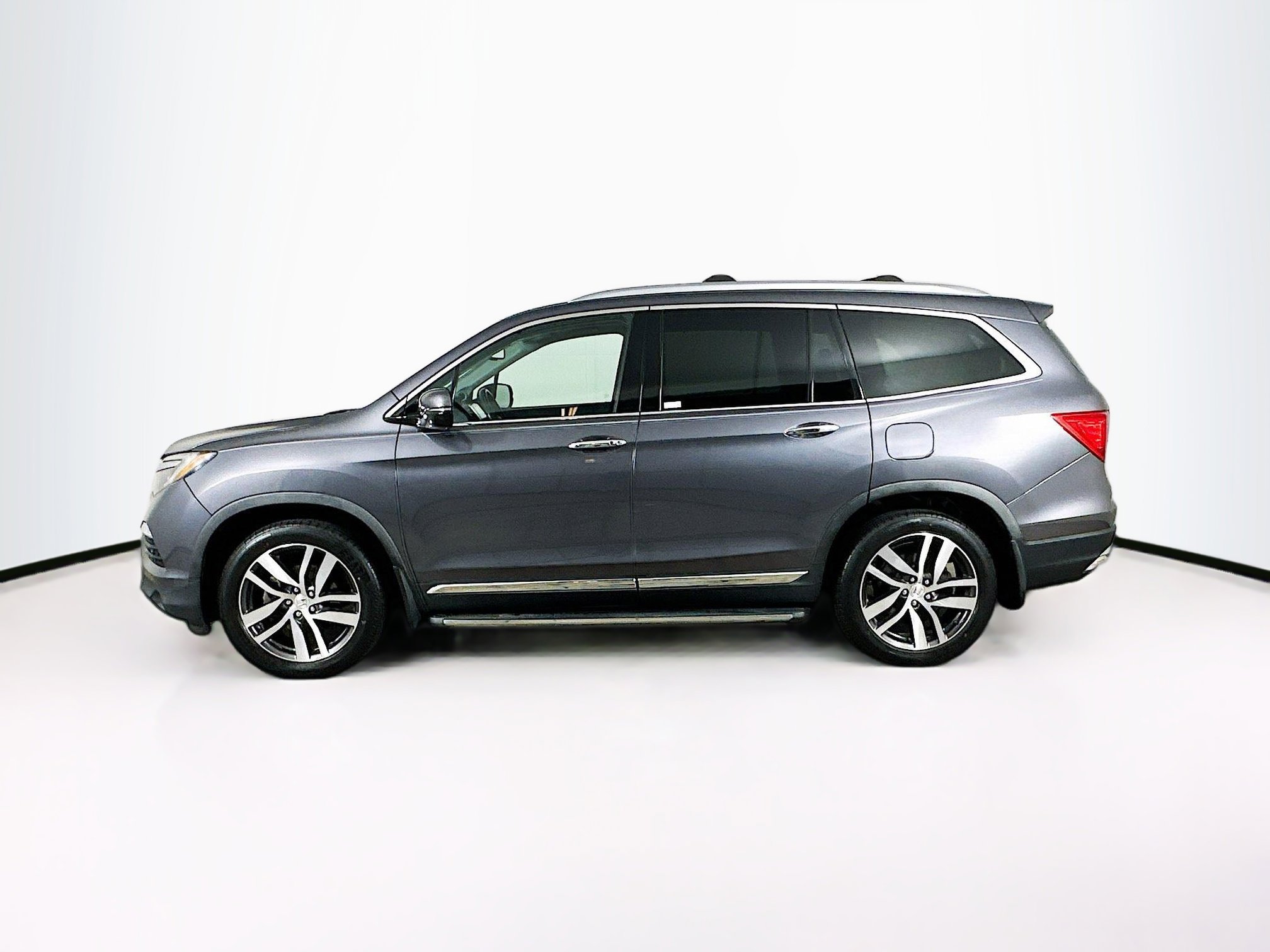 Used 2018 Honda Pilot Elite image 4