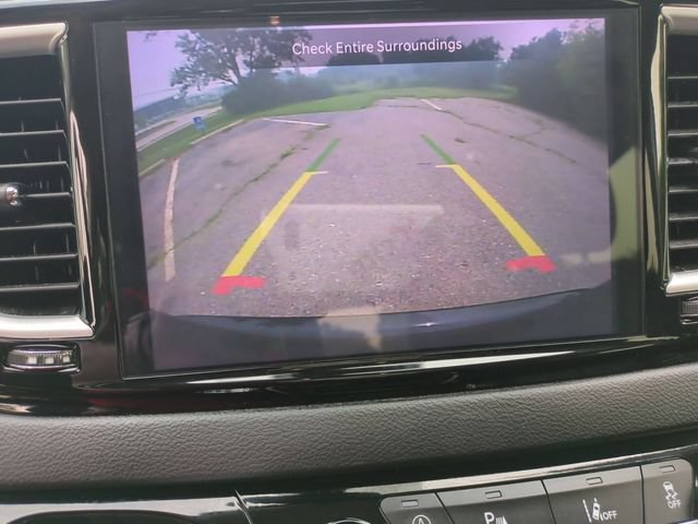 Used 2024 Chrysler Pacifica Touring-L FWD image 14