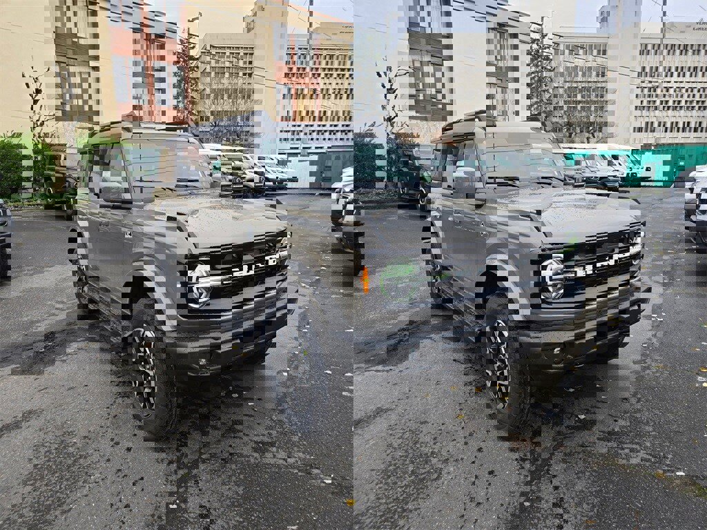 New 2025 Ford Bronco Outer Banks image 3