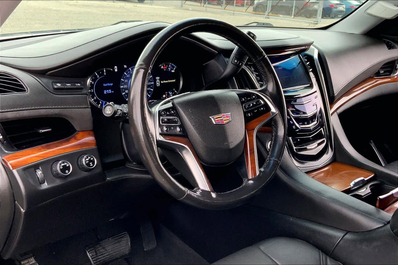 Used 2016 Cadillac Escalade ESV Luxury AWD/4WD image 17
